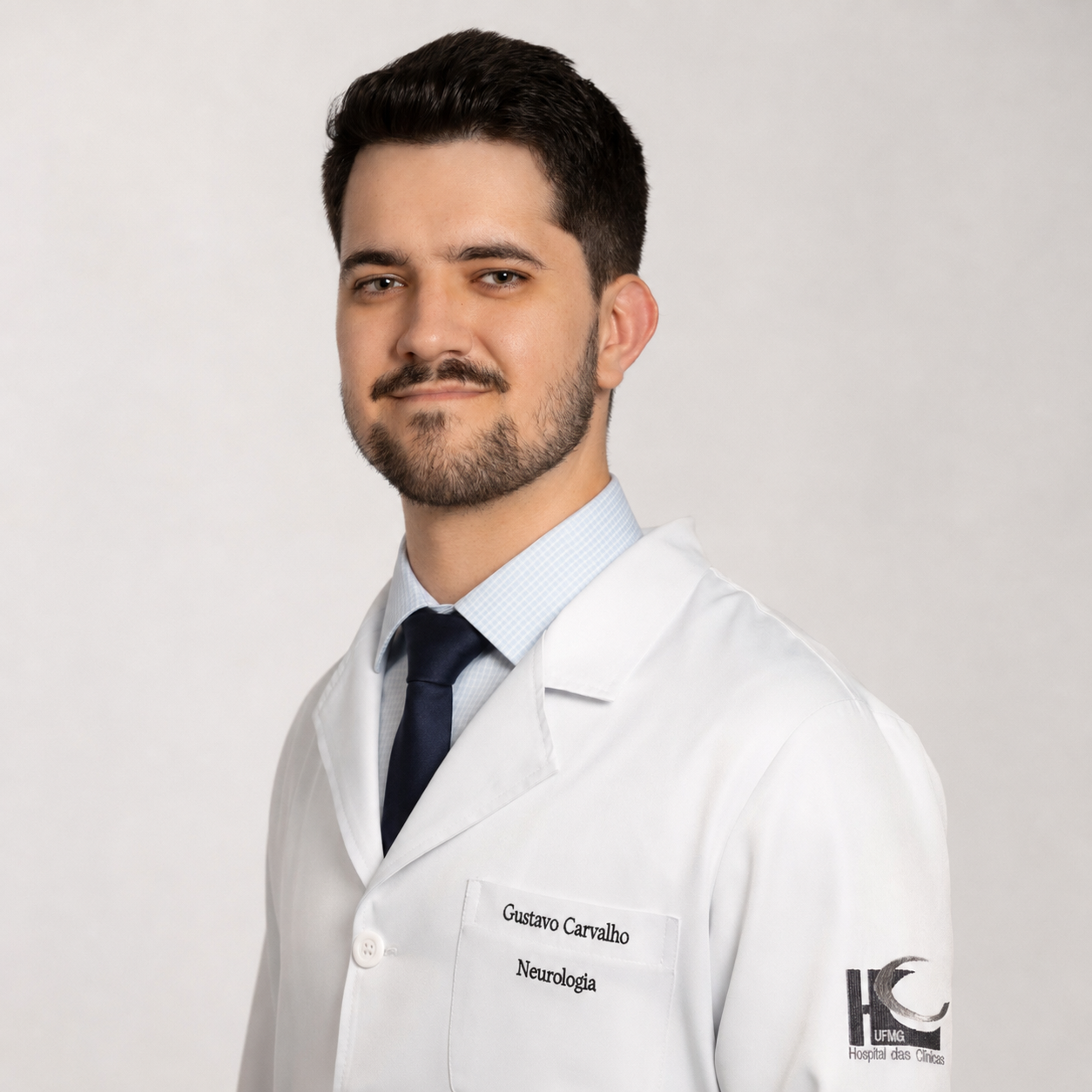 Foto profissional do Dr. Gustavo Carvalho